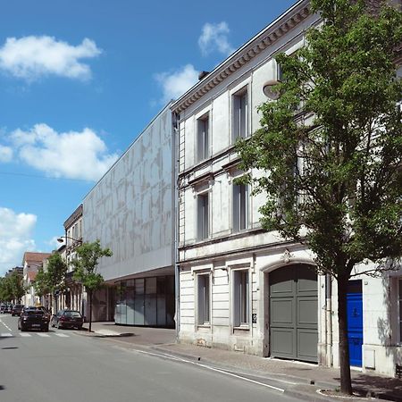 67 Victor Hugo Lägenhet Cognac Exteriör bild